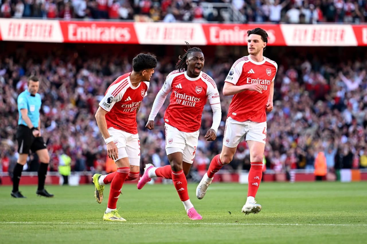 Arsenal oo Kusoo Laabatay Hoggaanka Kadib Guul Xanuun Badan