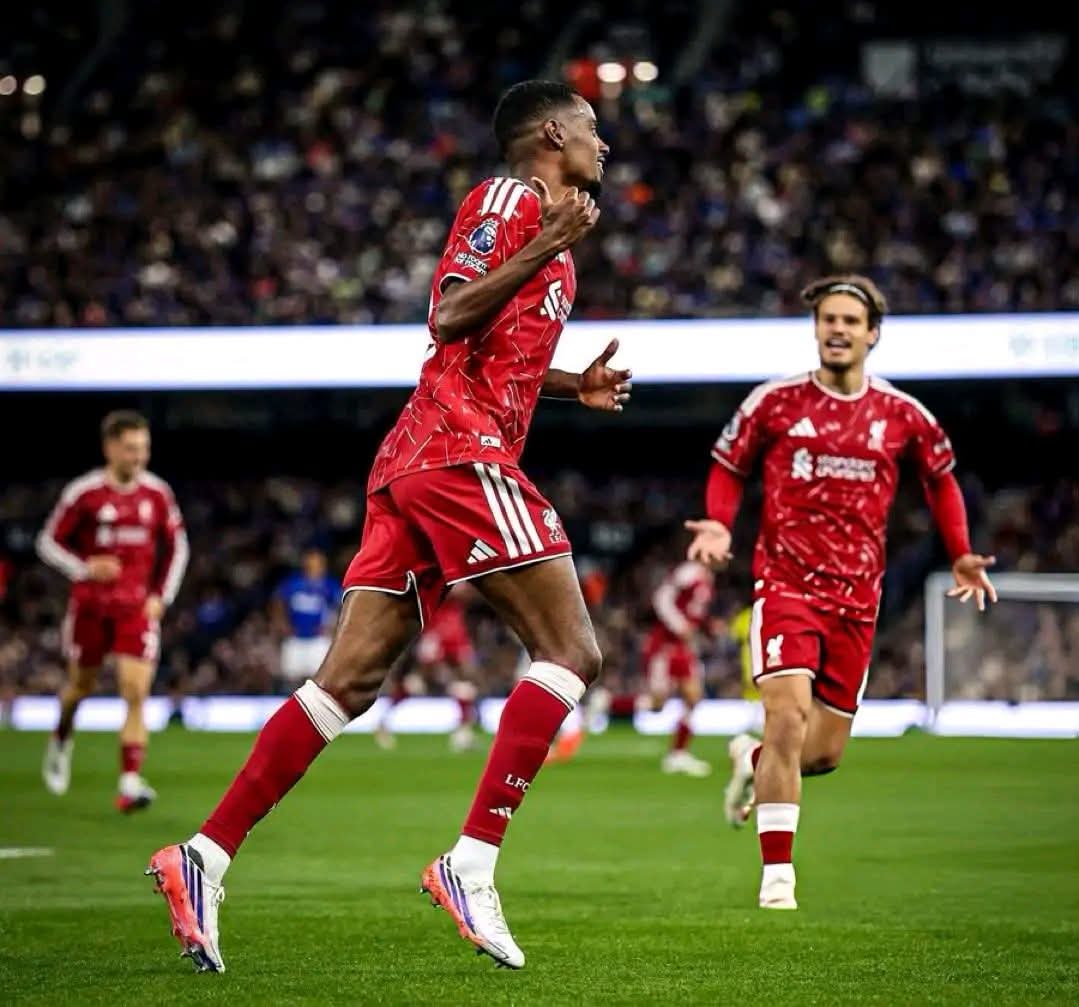 Liverpool 2-0 Ipswich: Isak Oo Laba Gool Dhaliyay, Gakpo Oo Laba Caawin Sameeyay